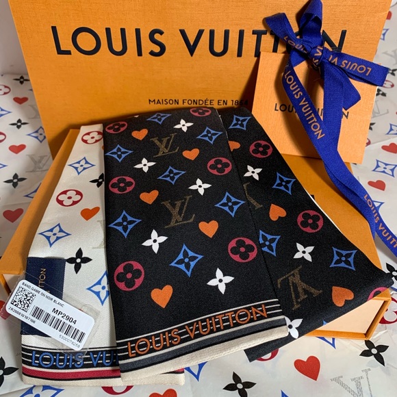 Louis Vuitton Accessories - Louis Vuitton Bandeau Scarf Game on